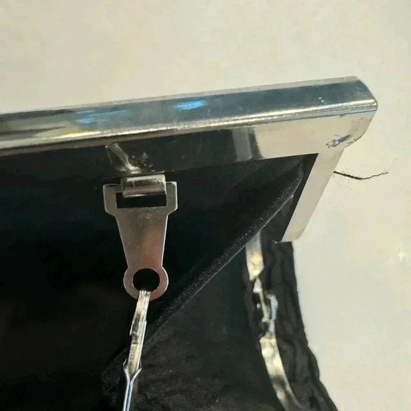 Black evening kiss lock clutch with rhinestone details and removable chain - Picture 6 of 10